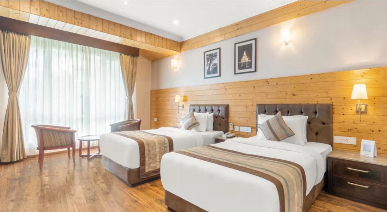 Summit Alpine Abode Hotel - Ecstatic Explorers