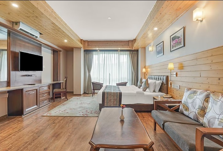 Summit Alpine Abode Hotel - Ecstatic Explorers